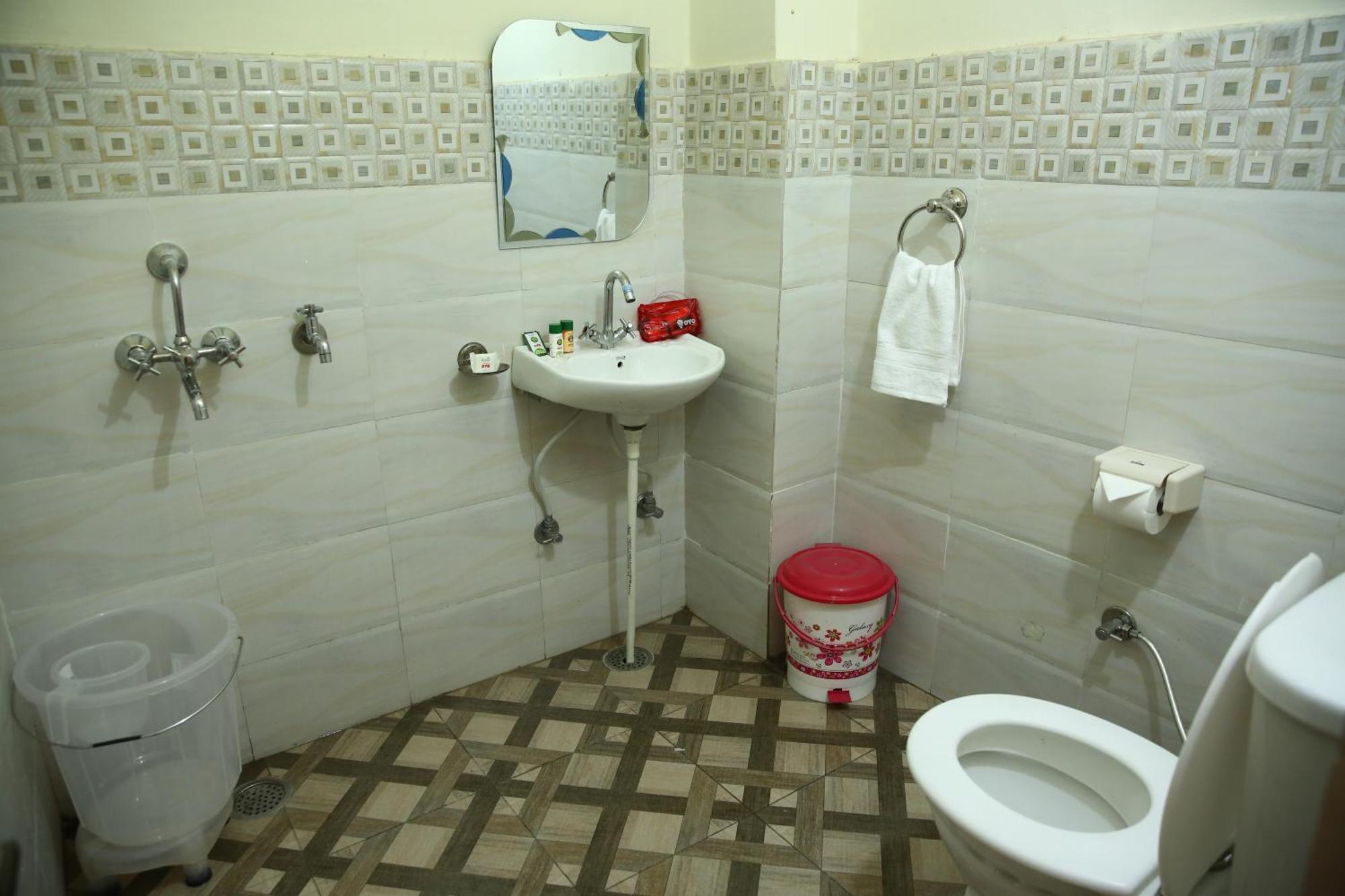 Hotel Diamond Leaf จัณฑีครห์ ภายนอก รูปภาพ