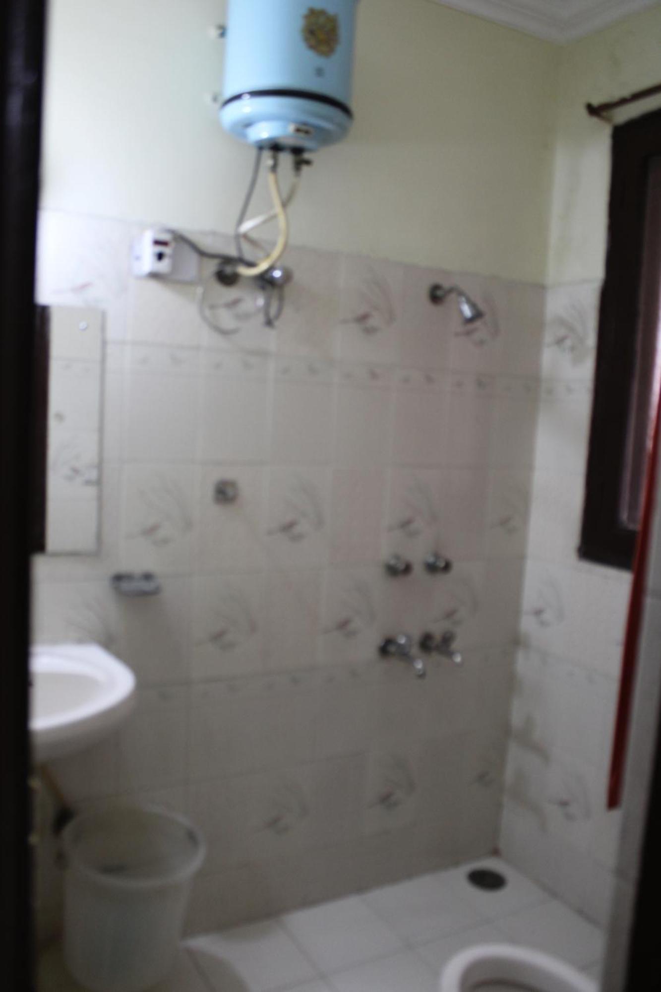 Hotel Diamond Leaf จัณฑีครห์ ภายนอก รูปภาพ